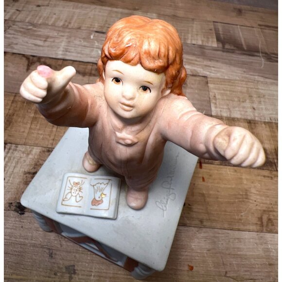 Vintage Luigi Ricciardi Porcelain Music Box Figurine Child & Doll - Picture 11 of 13